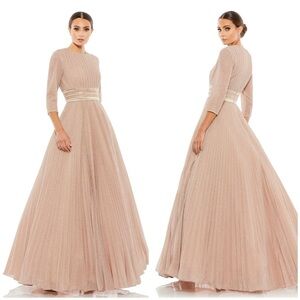 MAC DUGGAL Shimmering Pleated A-Line 3/4 Sleeve Gown